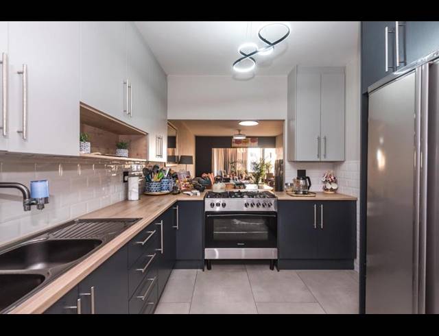 2 BEDROOM APARTMENT FOR SALE IN PRIMROSE HILL